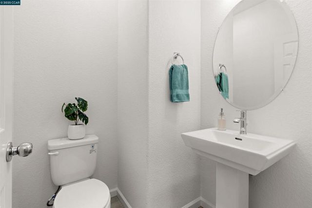 28 Springbrook Ln, Pittsburg, CA 94565