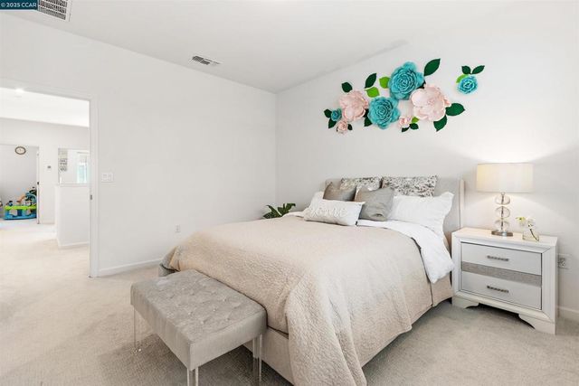 28 Springbrook Ln, Pittsburg, CA 94565