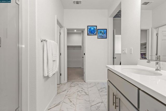 28 Springbrook Ln, Pittsburg, CA 94565