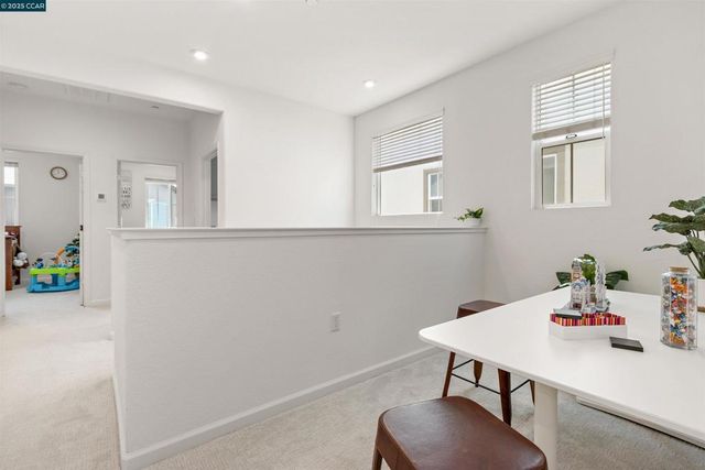 28 Springbrook Ln, Pittsburg, CA 94565