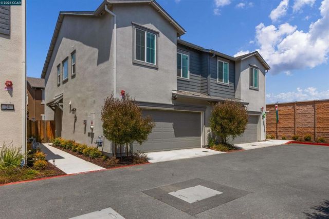 28 Springbrook Ln, Pittsburg, CA 94565