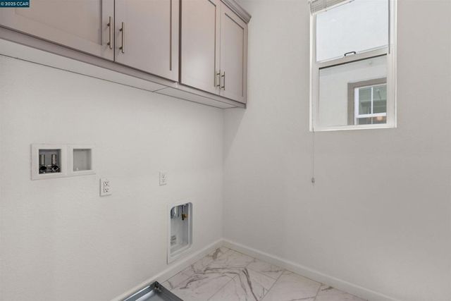 28 Springbrook Ln, Pittsburg, CA 94565