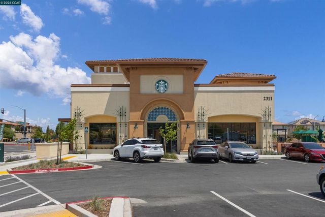 28 Springbrook Ln, Pittsburg, CA 94565