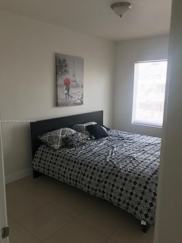 440 SW 5th Ave, Miami, FL 33130