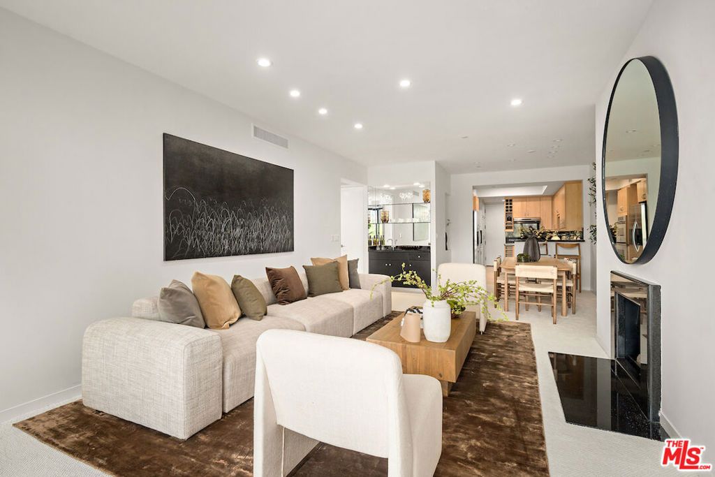 Image 11 of property listing at 10551 Wilshire Boulevard 503, Los Angeles, CA 90024