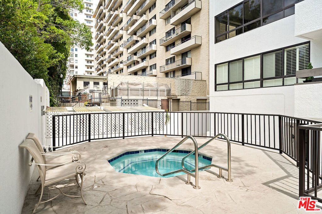Image 35 of property listing at 10551 Wilshire Boulevard 503, Los Angeles, CA 90024