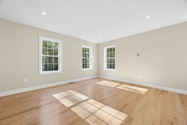 35 Martin, Douglas, MA 01516