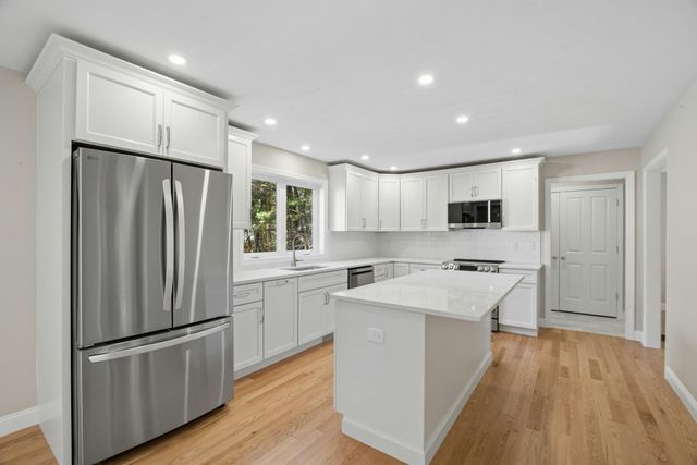 35 Martin, Douglas, MA 01516