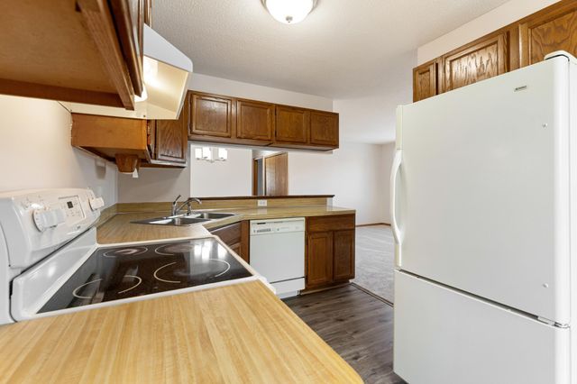 5998 Fernwood Street, Shoreview, MN 55126