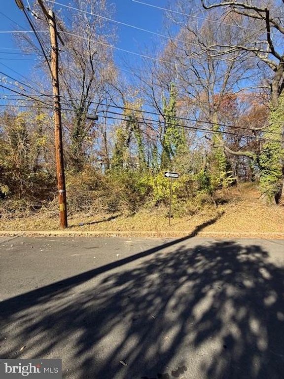 4652 HANNA PL SE, Washington, DC 20019