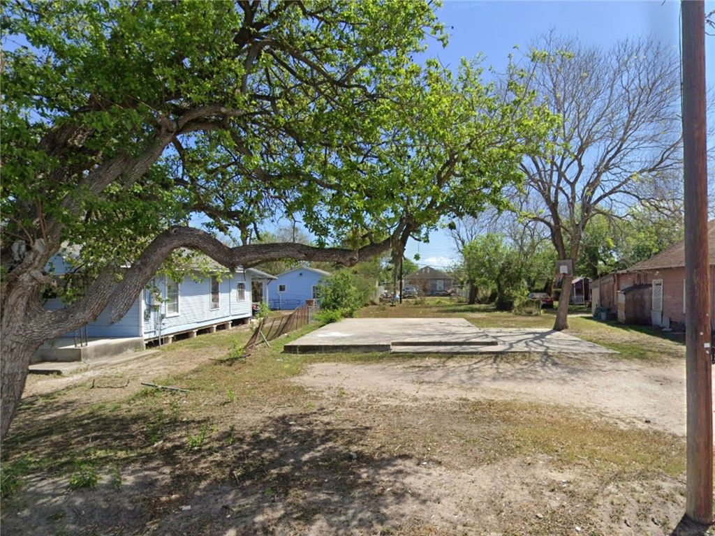 1008 S Brownlee Blvd, Corpus Christi, TX 78404 — exterior