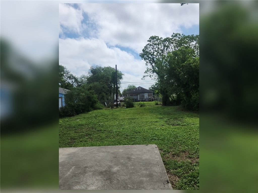 1008 S Brownlee Blvd, Corpus Christi, TX 78404 — photo 2
