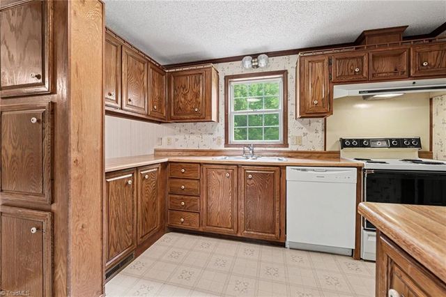 194 W 3rd Street, Denton, NC 27239