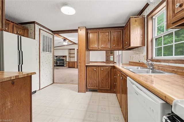 194 W 3rd Street, Denton, NC 27239