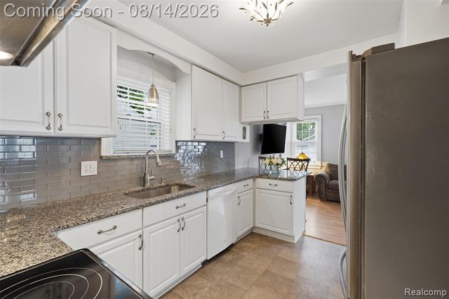 1998 Columbia Road, Berkley, MI 48072