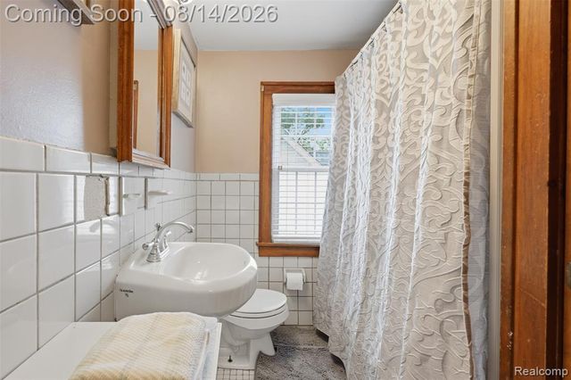 1998 Columbia Road, Berkley, MI 48072