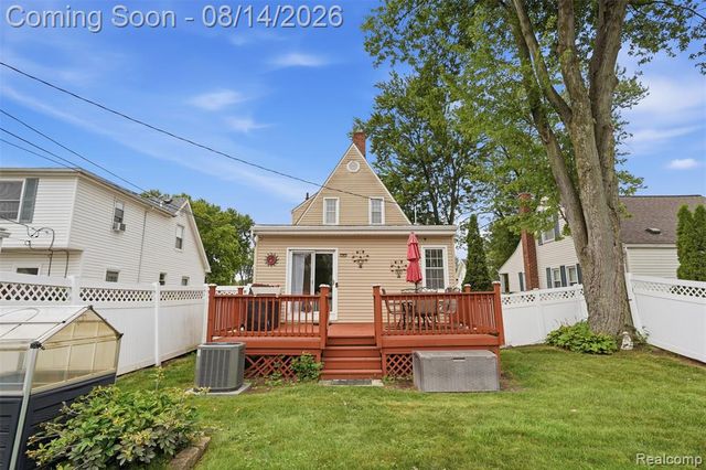 1998 Columbia Road, Berkley, MI 48072