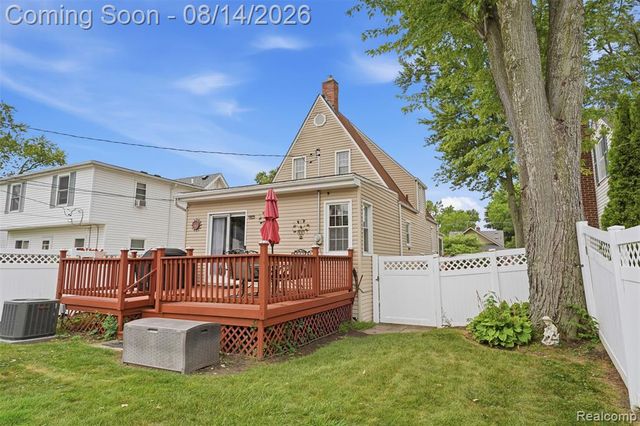 1998 Columbia Road, Berkley, MI 48072