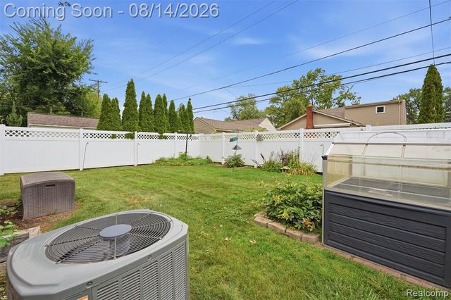 1998 Columbia Road, Berkley, MI 48072