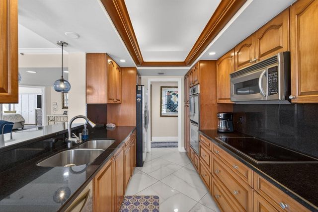 4100 N Ocean Drive 304, Riviera Beach, FL 33404