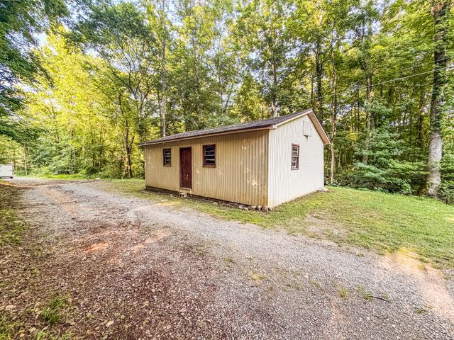 120 Ulcer Hollow Rd, Waverly, TN 37185
