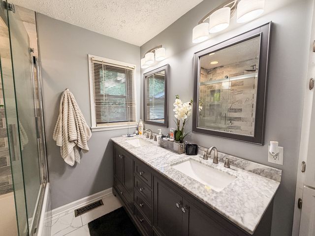 120 Ulcer Hollow Rd, Waverly, TN 37185