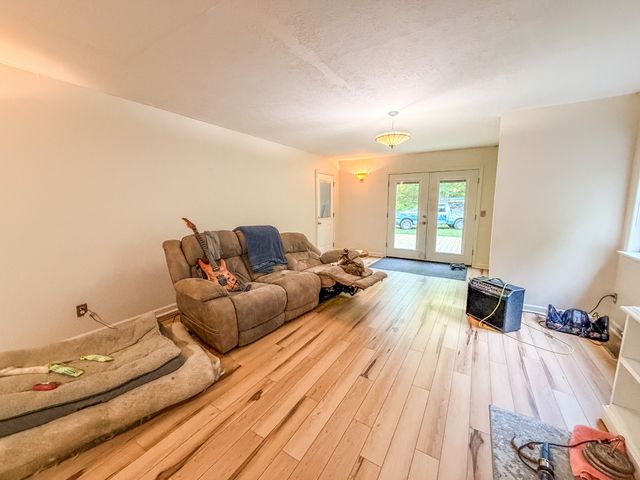 120 Ulcer Hollow Rd, Waverly, TN 37185
