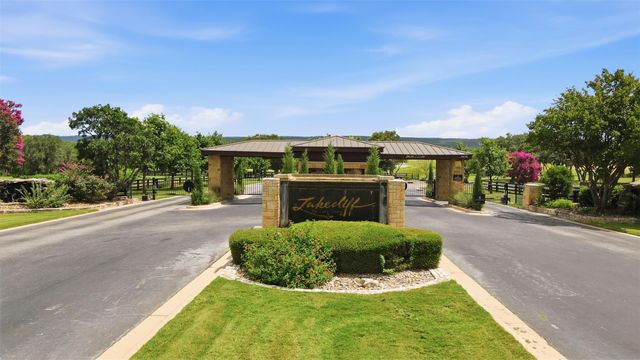 25316 Cliff XING, Spicewood, TX 78669