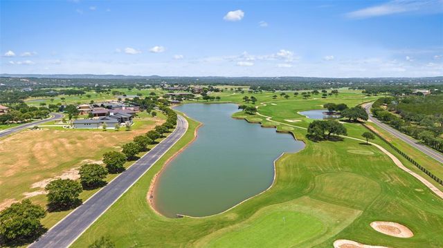 25316 Cliff XING, Spicewood, TX 78669