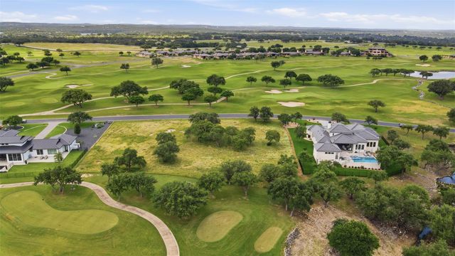 25316 Cliff XING, Spicewood, TX 78669