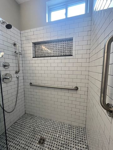 334 Lincoln Ave 1, Saugus, MA 01906