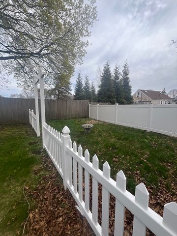 334 Lincoln Ave 1, Saugus, MA 01906