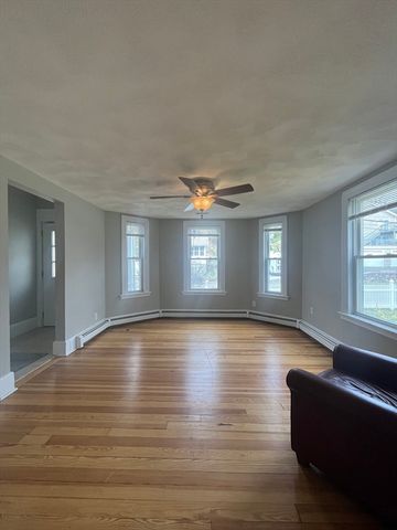 334 Lincoln Ave 1, Saugus, MA 01906