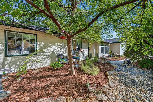 41393 Roaring River Way, Coarsegold, CA 93614