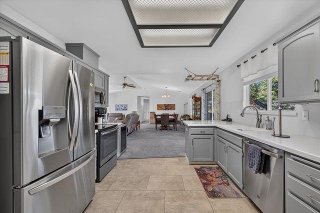 41393 Roaring River Way, Coarsegold, CA 93614