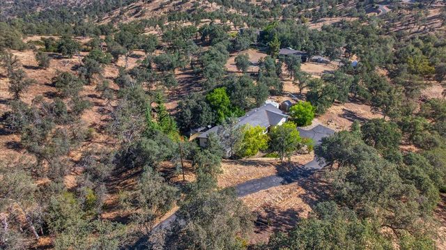 41393 Roaring River Way, Coarsegold, CA 93614