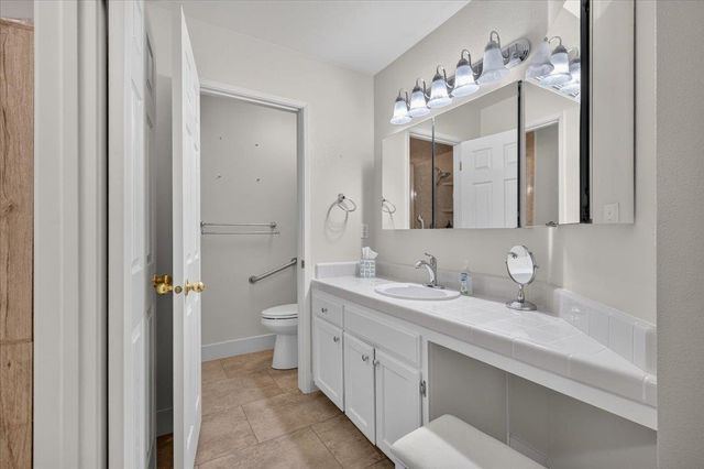 41393 Roaring River Way, Coarsegold, CA 93614