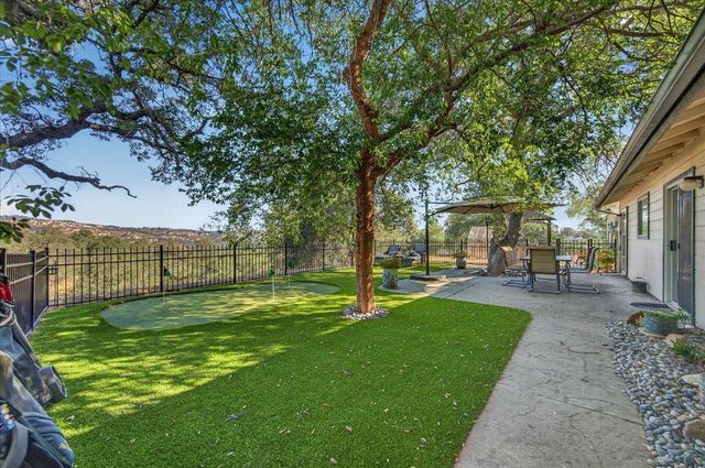 41393 Roaring River Way, Coarsegold, CA 93614