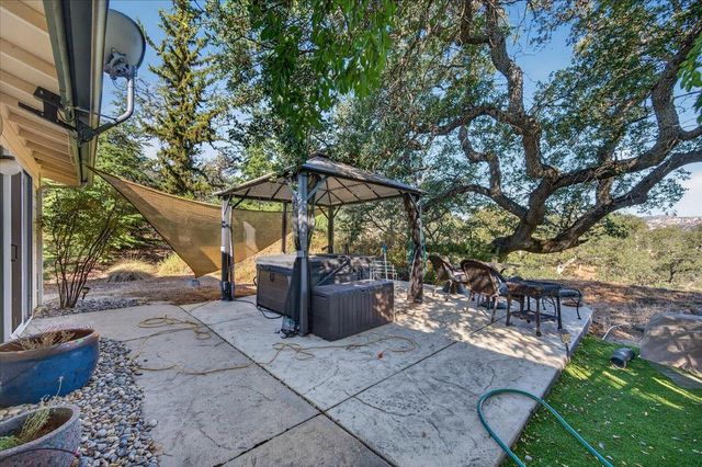41393 Roaring River Way, Coarsegold, CA 93614