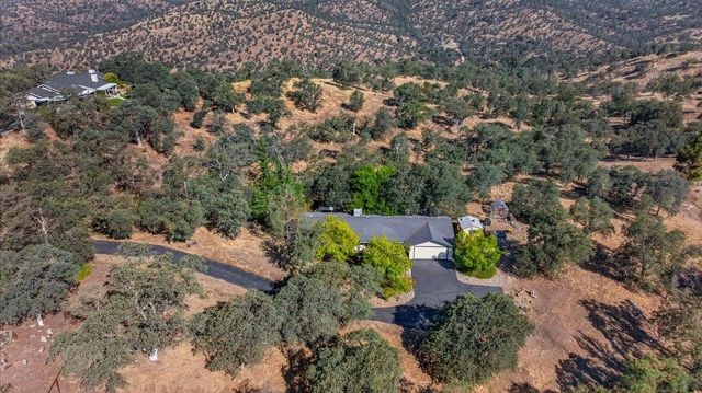 41393 Roaring River Way, Coarsegold, CA 93614