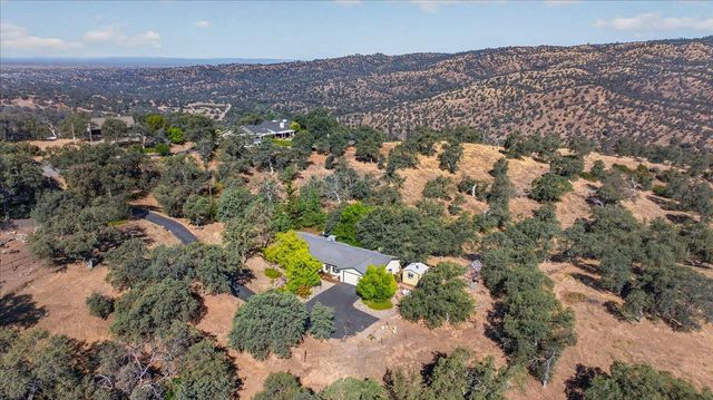 41393 Roaring River Way, Coarsegold, CA 93614