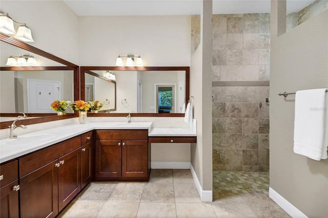 10033 LAKE MIONA WAY, Oxford, FL 34484