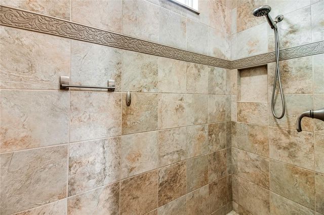10033 LAKE MIONA WAY, Oxford, FL 34484