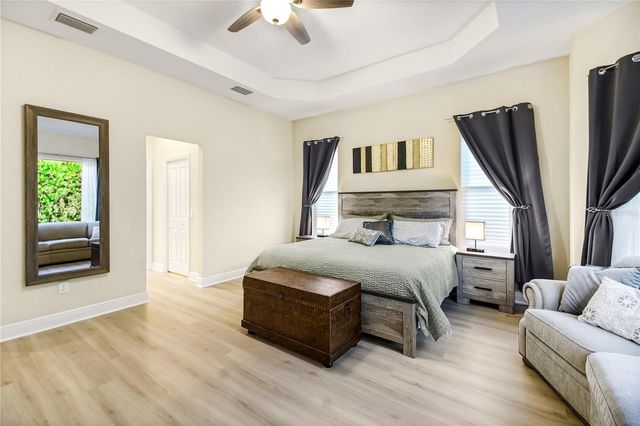 10033 LAKE MIONA WAY, Oxford, FL 34484