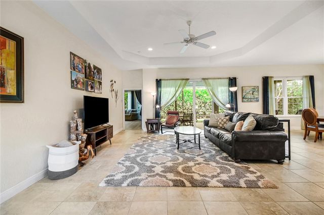 10033 LAKE MIONA WAY, Oxford, FL 34484