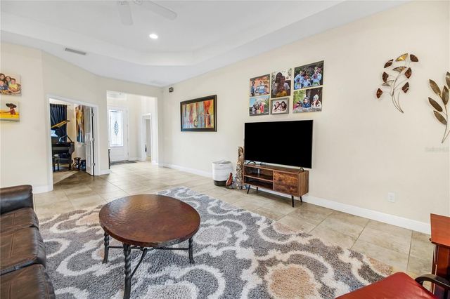 10033 LAKE MIONA WAY, Oxford, FL 34484