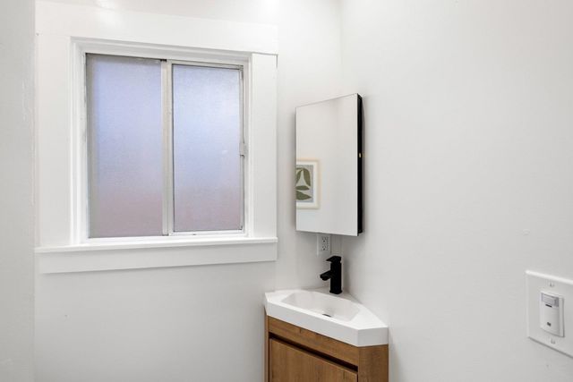 2254 62nd Ave, Oakland, CA 94605