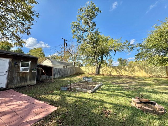 1905 Bridle Lane, Gainesville, TX 76240