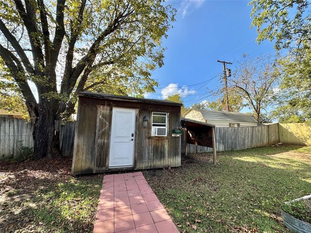 1905 Bridle Lane, Gainesville, TX 76240