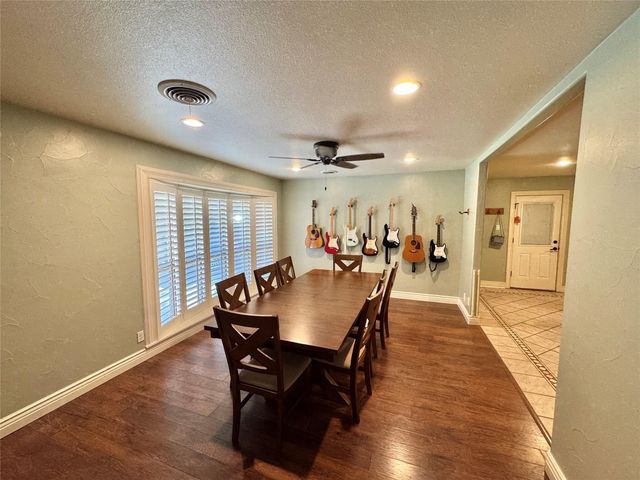 1905 Bridle Lane, Gainesville, TX 76240